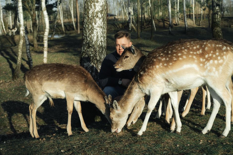 [Menschen und Tiere]
